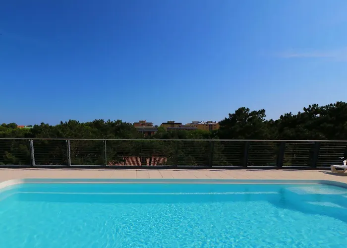 Διαμέρισμα Sunny Terrace And Modern Comforts By The Pool
